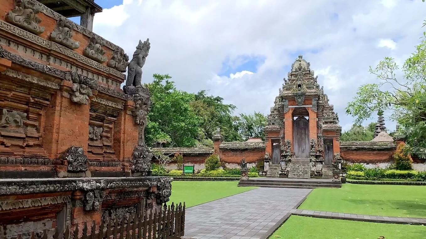 Pura Taman Ayun