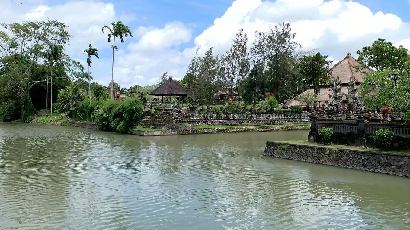Pura Taman Ayun